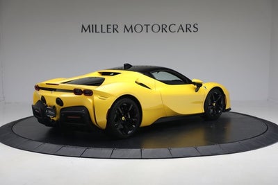 2023 Ferrari SF90 Stradale Base