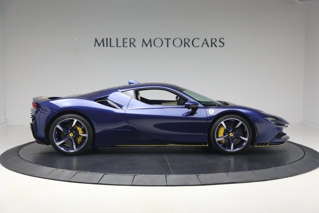2023 Ferrari SF90 Stradale Base