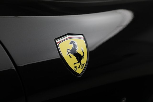 2022 Ferrari Roma Base