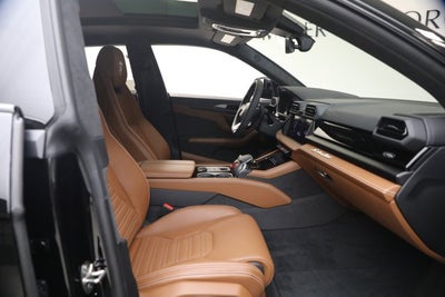 2025 Lamborghini Urus SE