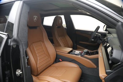 2025 Lamborghini Urus SE