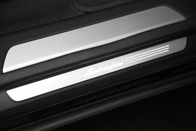 2025 Lamborghini Urus SE