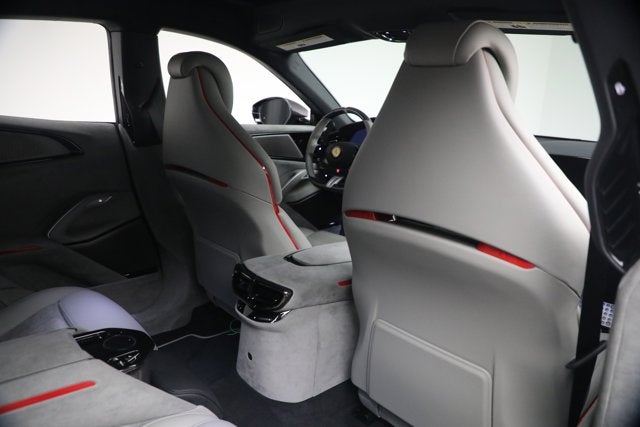 2025 Ferrari Purosangue Base