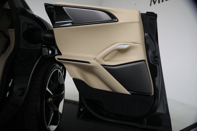 2024 Ferrari Purosangue Base